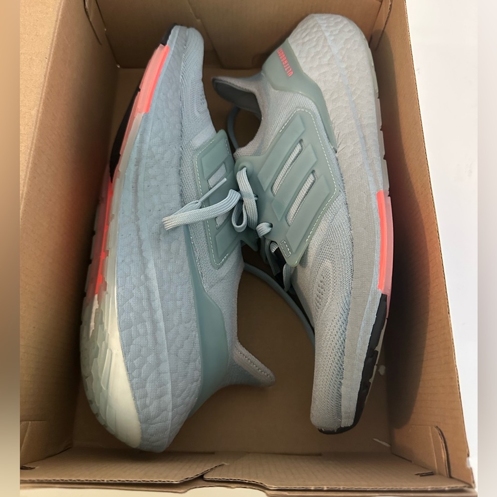 NEW Adidas Ultraboost 22 Men’s